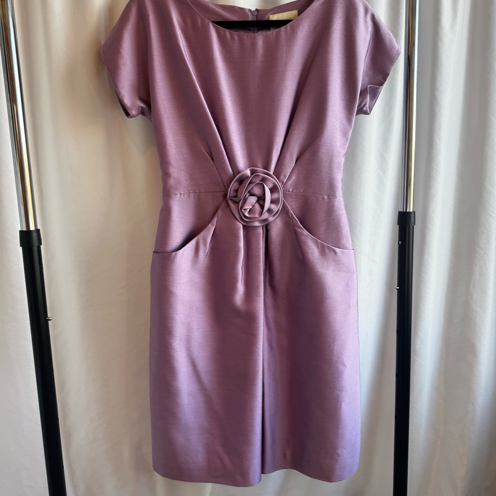 Lavender Sheath Dress Bateau Neck Rosette Waist 60s Mod Jackie O Wedding Guest
